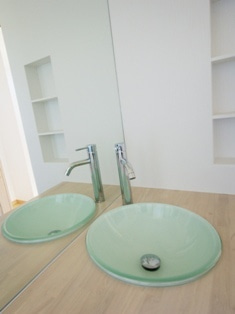 徳島県で家を建てるならサーロジック-ガラス洗面ボウル