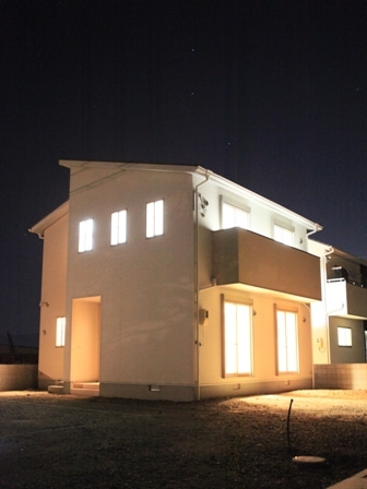 徳島県で家を建てるならサーロジック-夜のＴさま邸
