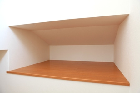 徳島県で家を建てるならサーロジック-階段下収納