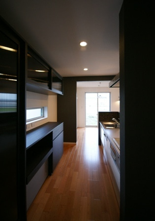 徳島県で家を建てるならサーロジック-渋い！オーダー食器棚