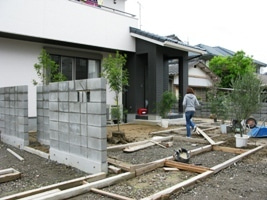 徳島県で家を建てるならサーロジック-外構工事　スタート