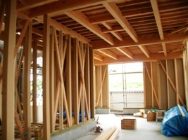 徳島県で家を建てるならサーロジック-十分すぎる木材量