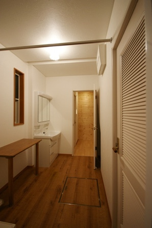 徳島県で家を建てるならサーロジック-洗面所