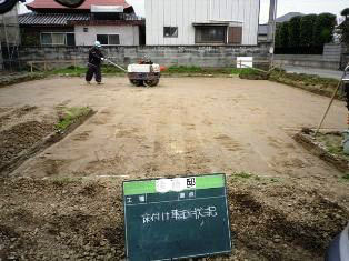 徳島県で家を建てるならサーロジック-床付け転圧状況
