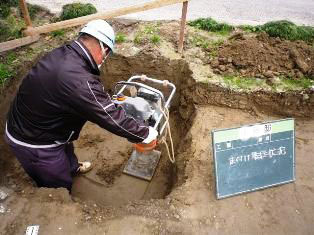 徳島県で家を建てるならサーロジック-転圧