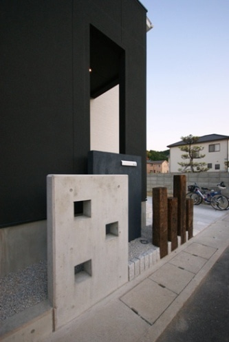 徳島県で家を建てるならサーロジック-モダンな外構