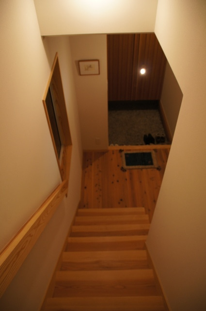 徳島県で家を建てるならサーロジック-杉の手すり