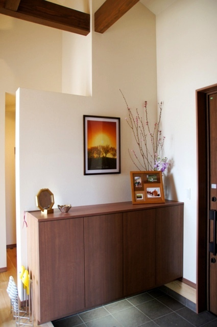 徳島県で家を建てるならサーロジック-吹き抜け玄関