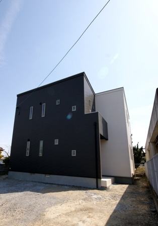 徳島県で家を建てるならサーロジック-モダンな外観