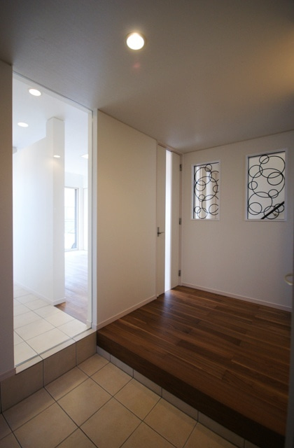 徳島県で家を建てるならサーロジック-おしゃれな玄関ホール