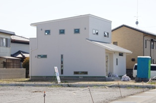 徳島県で家を建てるならサーロジック-白い外観