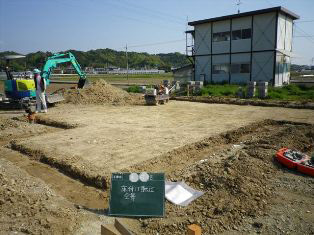 徳島県で家を建てるならサーロジック-床付転圧