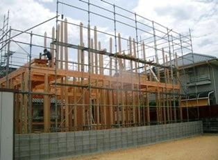 徳島県で家を建てるならサーロジック-建て方