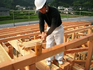 徳島県で家を建てるならサーロジック-上棟