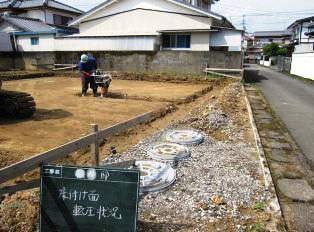 徳島県で家を建てるならサーロジック-基礎転圧