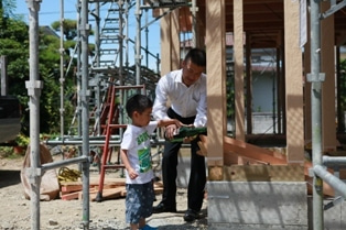 徳島県で家を建てるならサーロジック-息子さんと