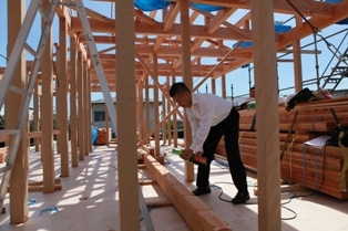 徳島県で家を建てるならサーロジック-棟木へお神酒