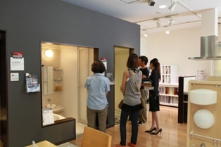 徳島県で家を建てるならサーロジック-ショールームにて