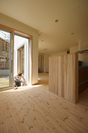 徳島県で家を建てるならサーロジック-美装 パインの無垢床