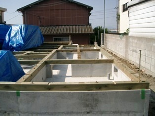 徳島県で家を建てるならサーロジック-土台敷き