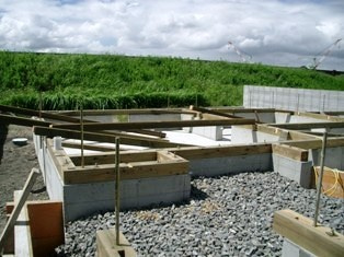 徳島県で家を建てるならサーロジック-土台敷き