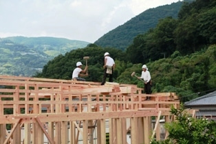 徳島県で家を建てるならサーロジック-上棟
