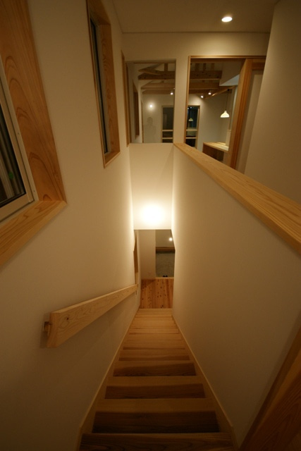 徳島県で家を建てるならサーロジック-ガラス貼りホール