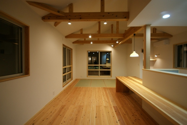 徳島県で家を建てるならサーロジック-キッチンテーブル