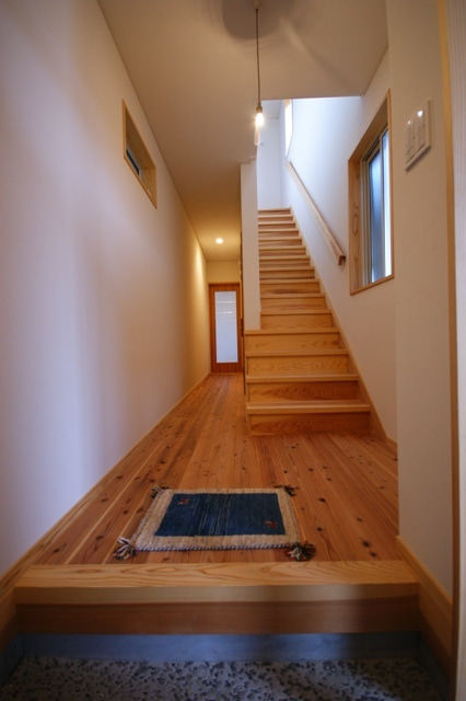 徳島県で家を建てるならサーロジック-玄関