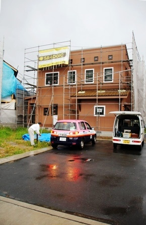 徳島県で家を建てるならサーロジック-吹き付け塗装