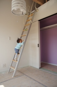 徳島県で家を建てるならサーロジック-ロフト階段