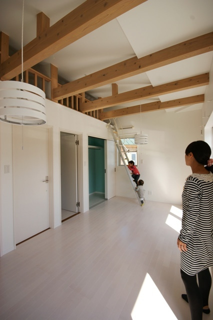 徳島県で家を建てるならサーロジック-梁見せ子供室