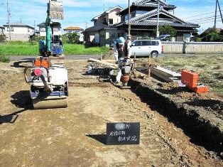 徳島県で家を建てるならサーロジック-基礎転圧