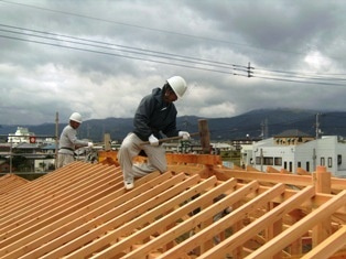徳島県で家を建てるならサーロジック-棟上げ
