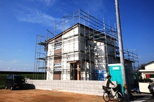 徳島県で家を建てるならサーロジック-外壁貼り工事