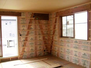 徳島県で家を建てるならサーロジック-断熱施工 胴縁