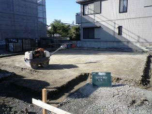 徳島県で家を建てるならサーロジック-転圧工事