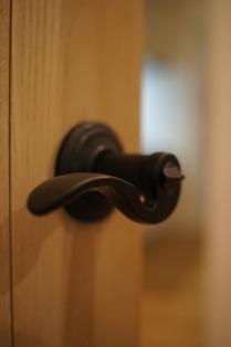 徳島県で家を建てるならサーロジック-アンティークドアノブ