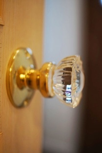 徳島県で家を建てるならサーロジック-ガラスドアノブ