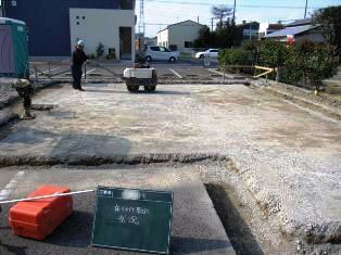 徳島県で家を建てるならサーロジック-基礎転圧