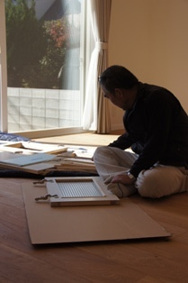 徳島県で家を建てるならサーロジック-チェッカーガラス取り付け