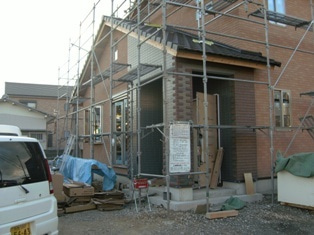 徳島県で家を建てるならサーロジック-タイル貼り