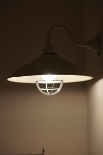 徳島県で家を建てるならサーロジック-ホーローマリンランプ