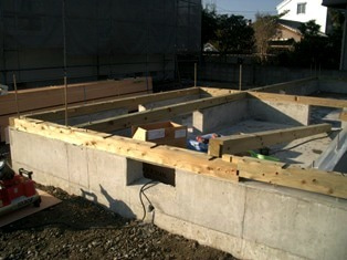 徳島県で家を建てるならサーロジック-土台敷き