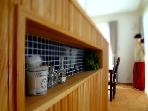 徳島県で家を建てるならサーロジック-モザイクタイルとアッシュ壁