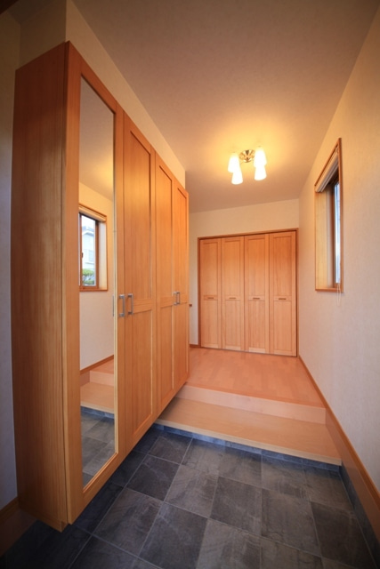 徳島県で家を建てるならサーロジック-玄関