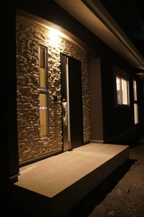 徳島県で家を建てるならサーロジック-石積タイル