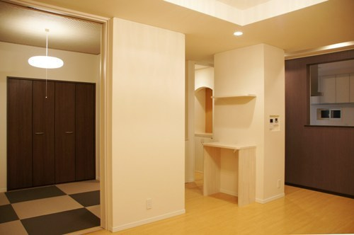 徳島県で家を建てるならサーロジック-畳コーナーとリビング