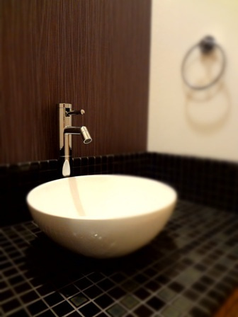 徳島県で家を建てるならサーロジック-玄関の手洗いボウル