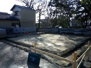 徳島県で家を建てるならサーロジック-基礎転圧